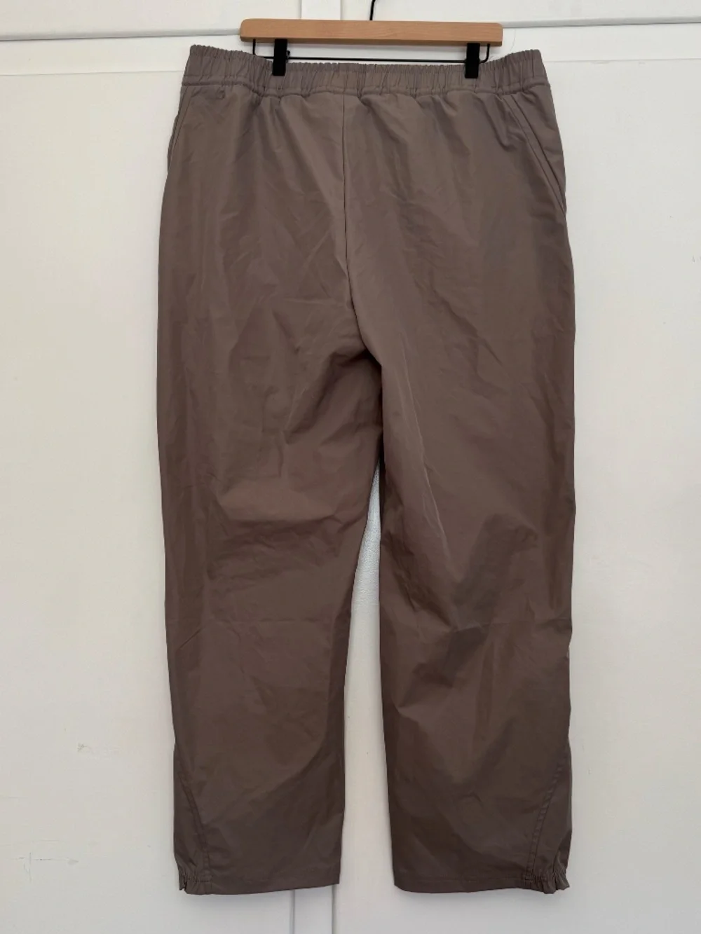 NWOT Size XL Avalanche Trek It Wide Leg Jogger in Driftwood - Picture 4 of 10